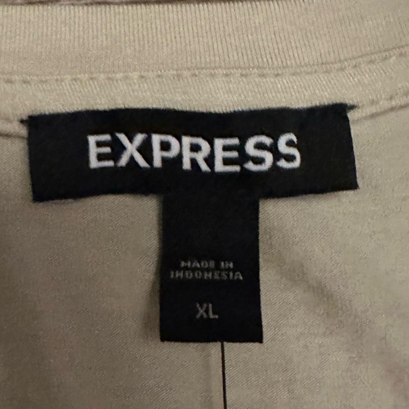 Express Beige Relaxed V-Neck London Tee Size XL - Picture 9 of 10